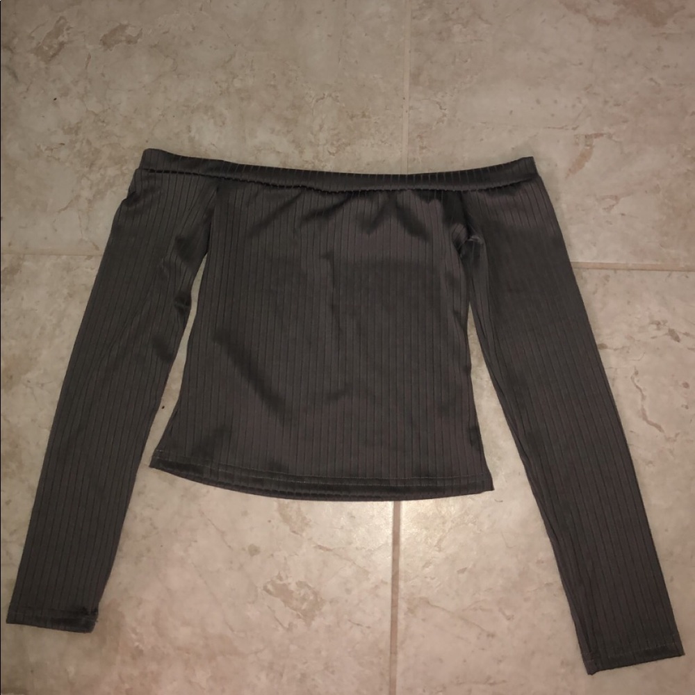 Over the shoulder grey shirt